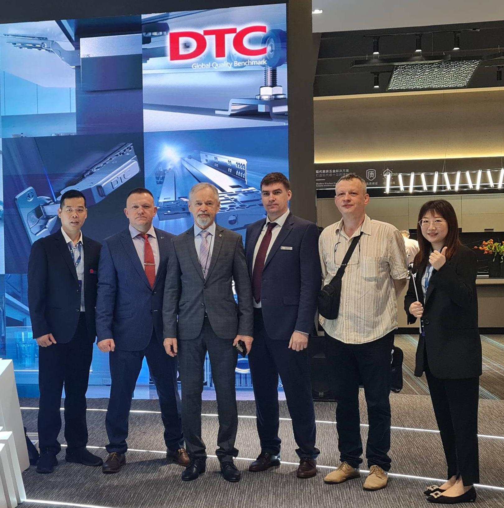 Сотрудники Компании МЕКО на Международной выставке в Китае Сотрудники Компании МЕКО на Международной выставке в Китае